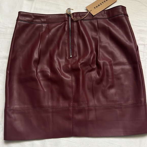 NWT Fahsyee Faux Leather High Waisted Stretchy Zipper Skirt - Picture 8 of 8